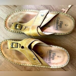 CLOSET SALE:  Finn Comfort Calmasino Thong Gold 9.5/41